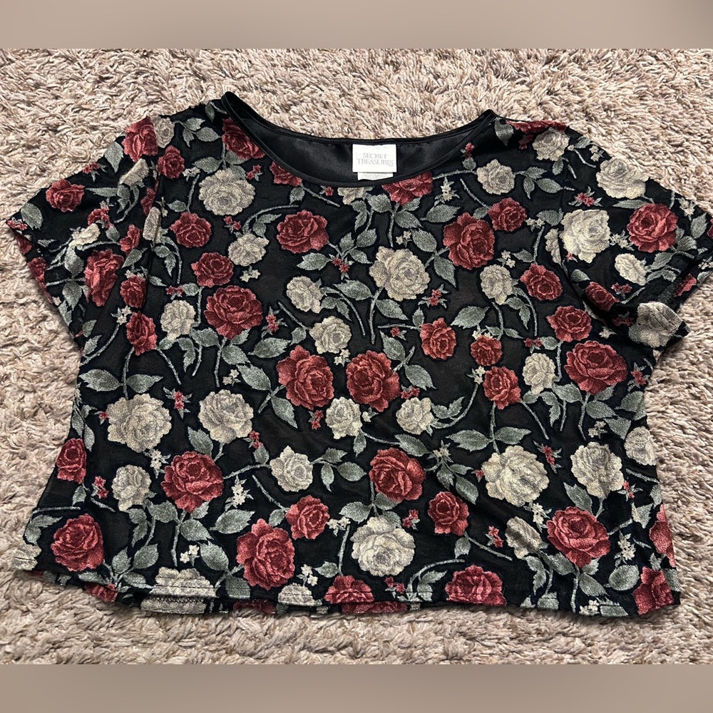 Secret Treasures Sheer Rose Crop Top Size Large